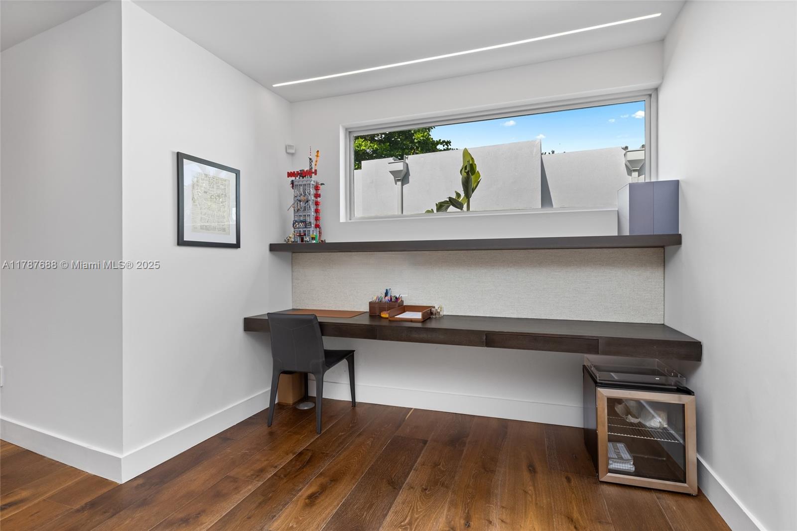 4039 Ventura Ave Miami, FL 33133