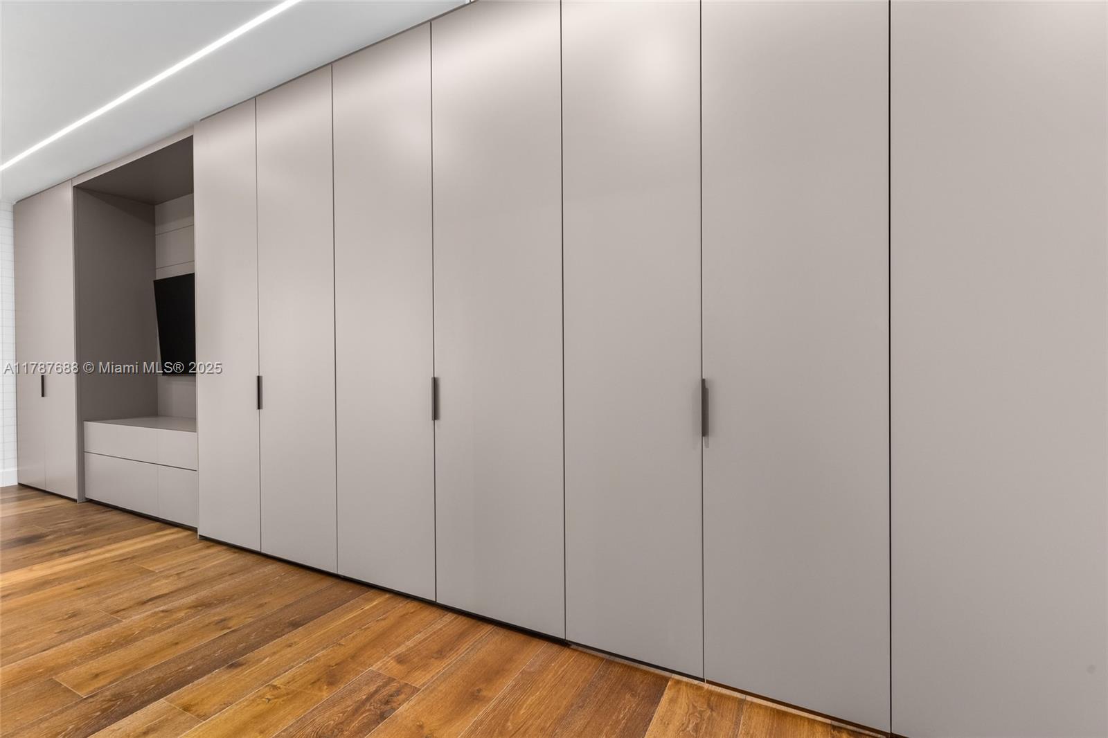 4039 Ventura Ave Miami, FL 33133