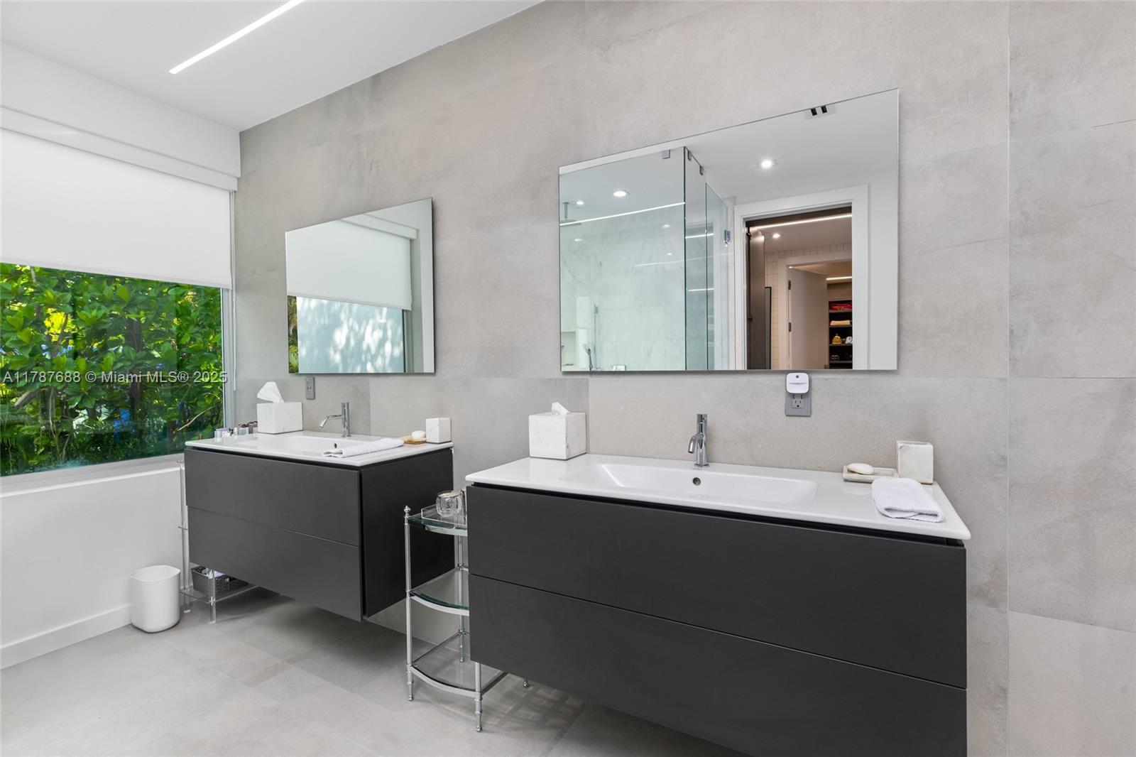 4039 Ventura Ave Miami, FL 33133