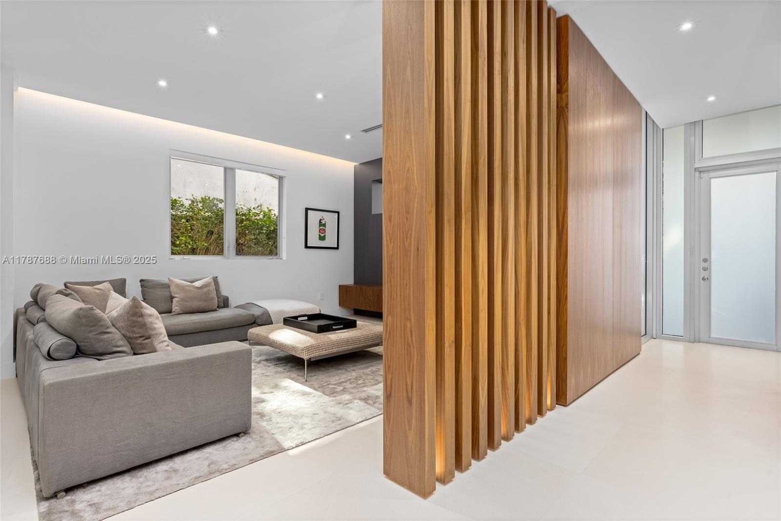 4039 Ventura Ave Miami, FL 33133