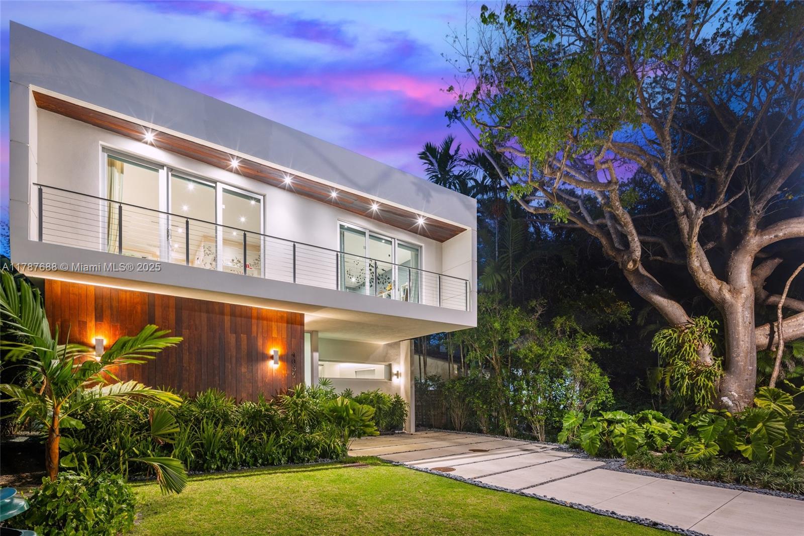 4039 Ventura Ave Miami, FL 33133