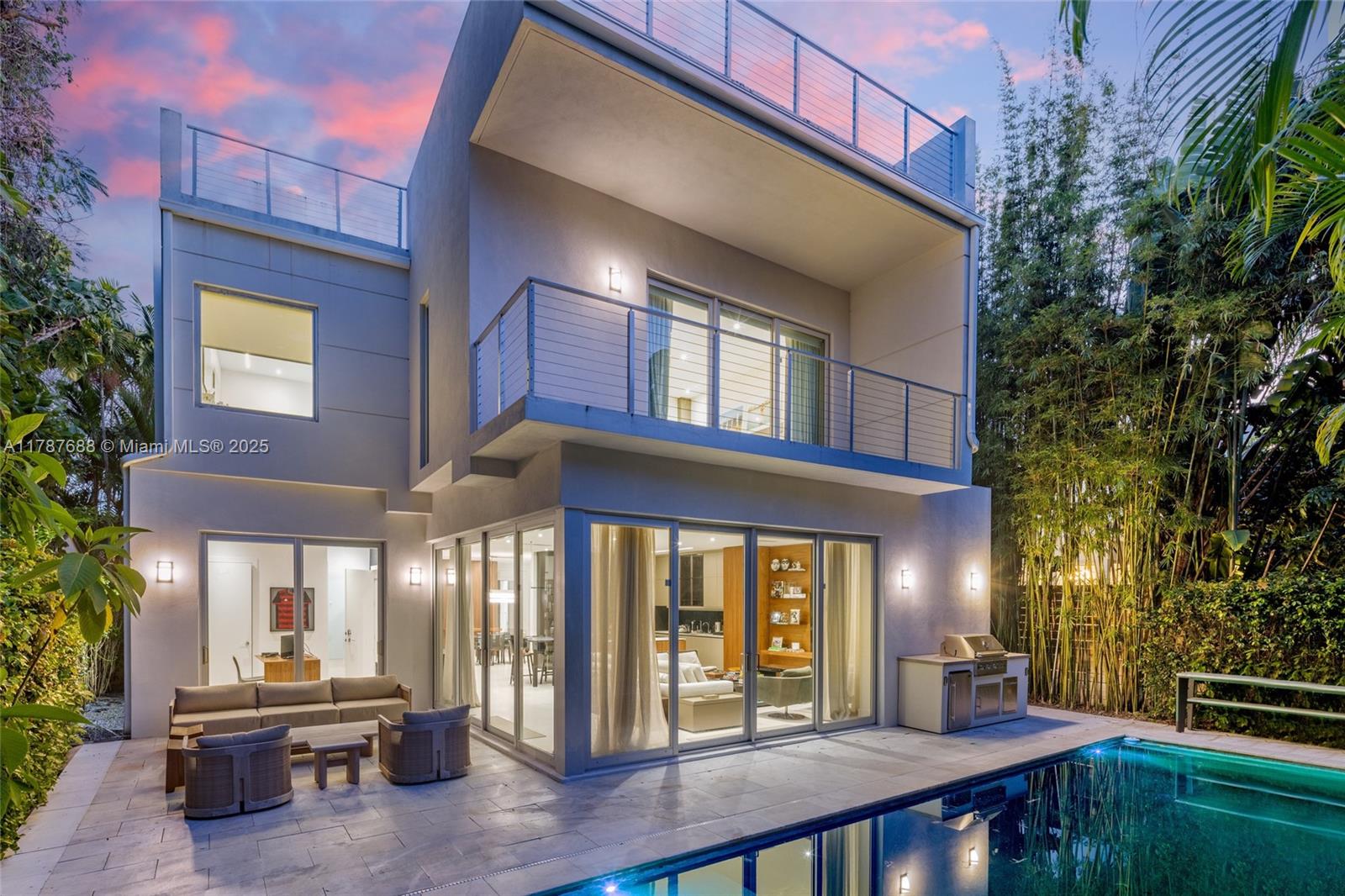 4039 Ventura Ave Miami, FL 33133