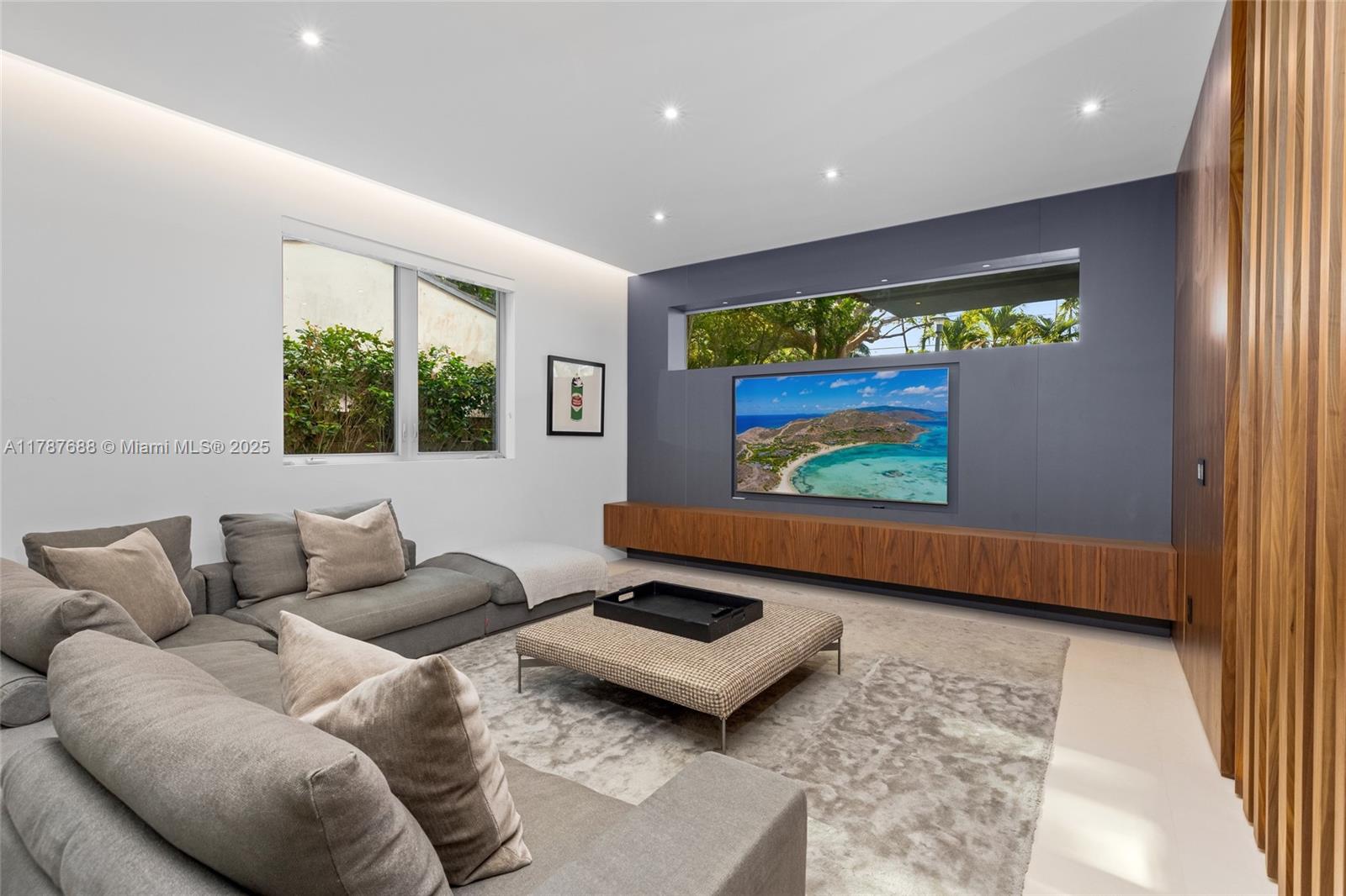 4039 Ventura Ave Miami, FL 33133