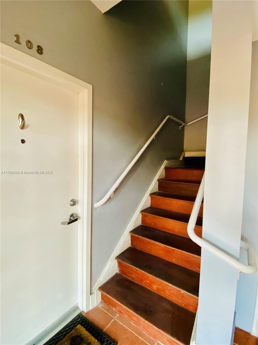 200 Azure Way Miami Springs, FL 33166