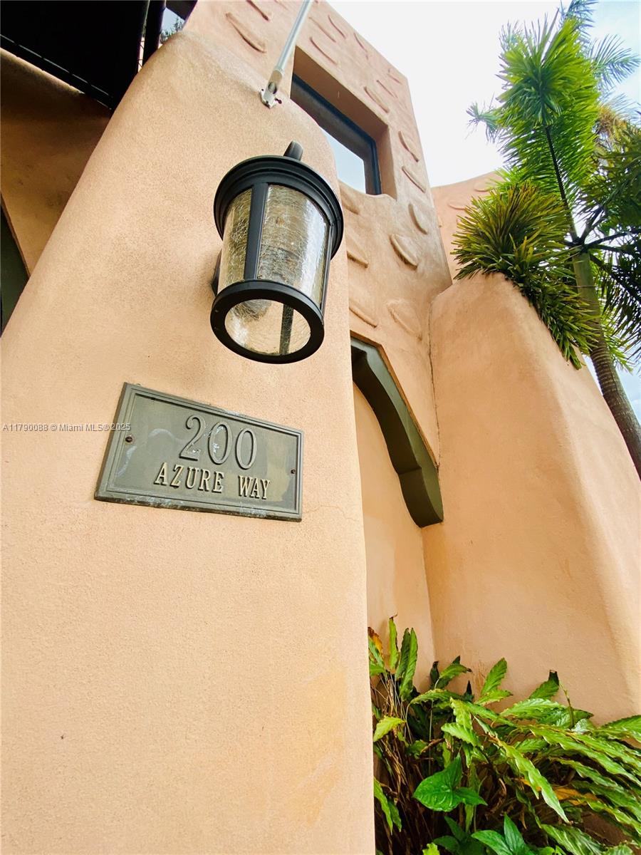 200 Azure Way Miami Springs, FL 33166