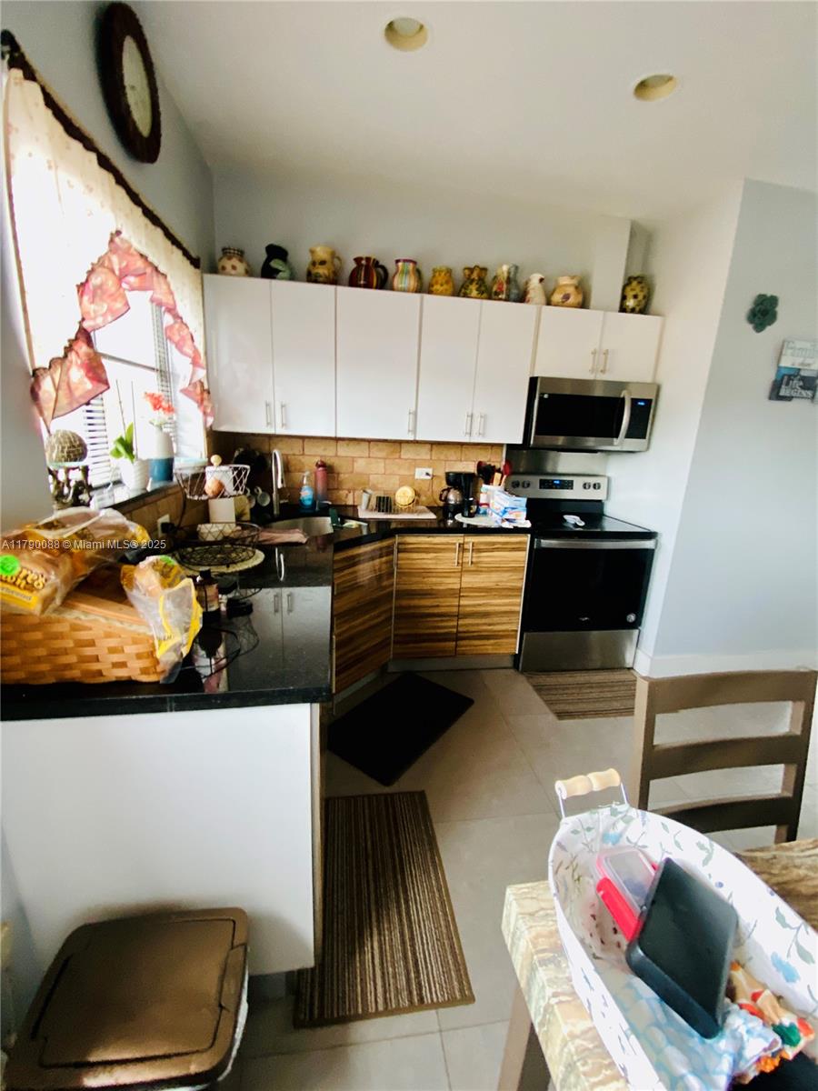 200 Azure Way Miami Springs, FL 33166