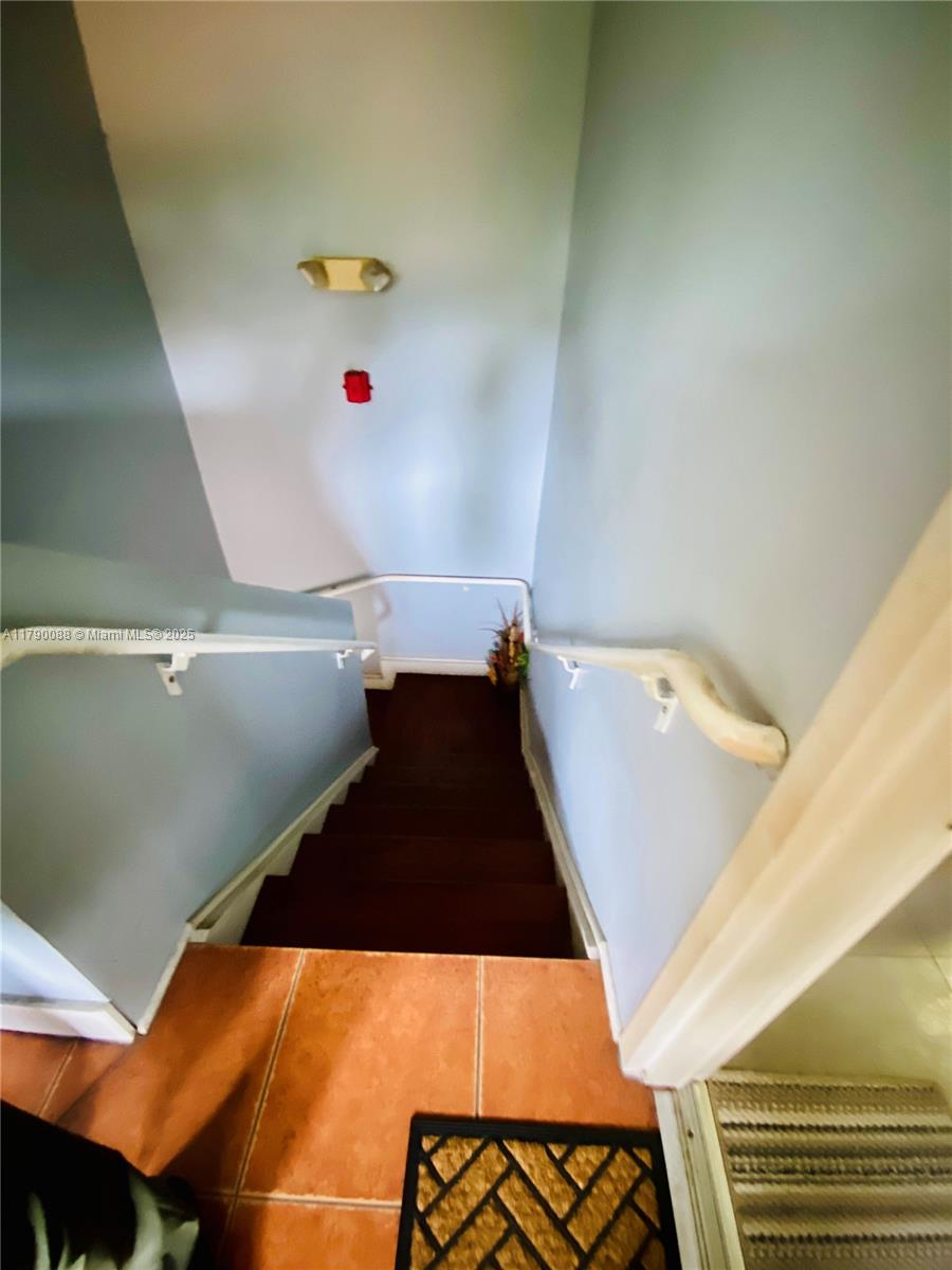 200 Azure Way Miami Springs, FL 33166