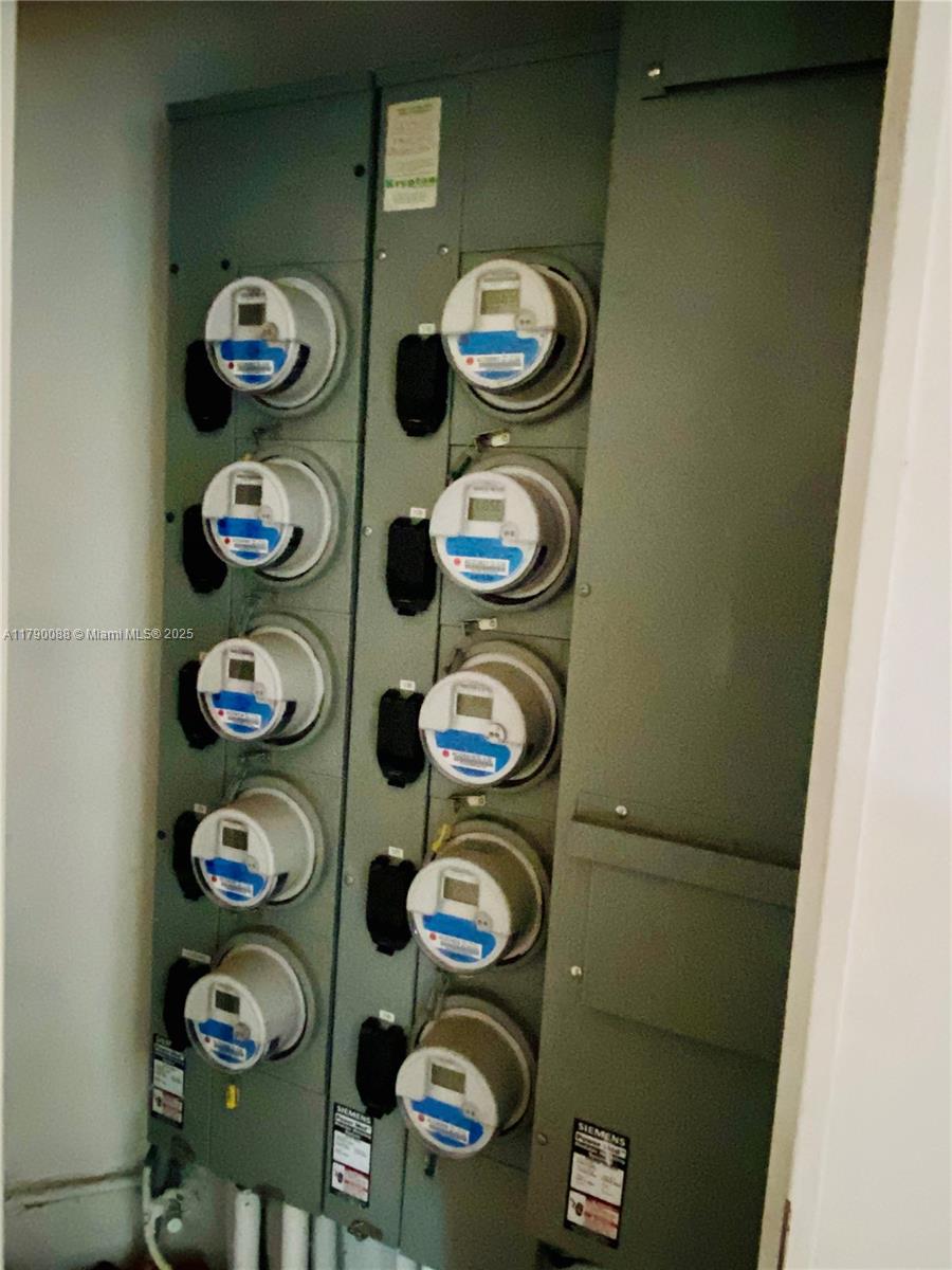 200 Azure Way Miami Springs, FL 33166