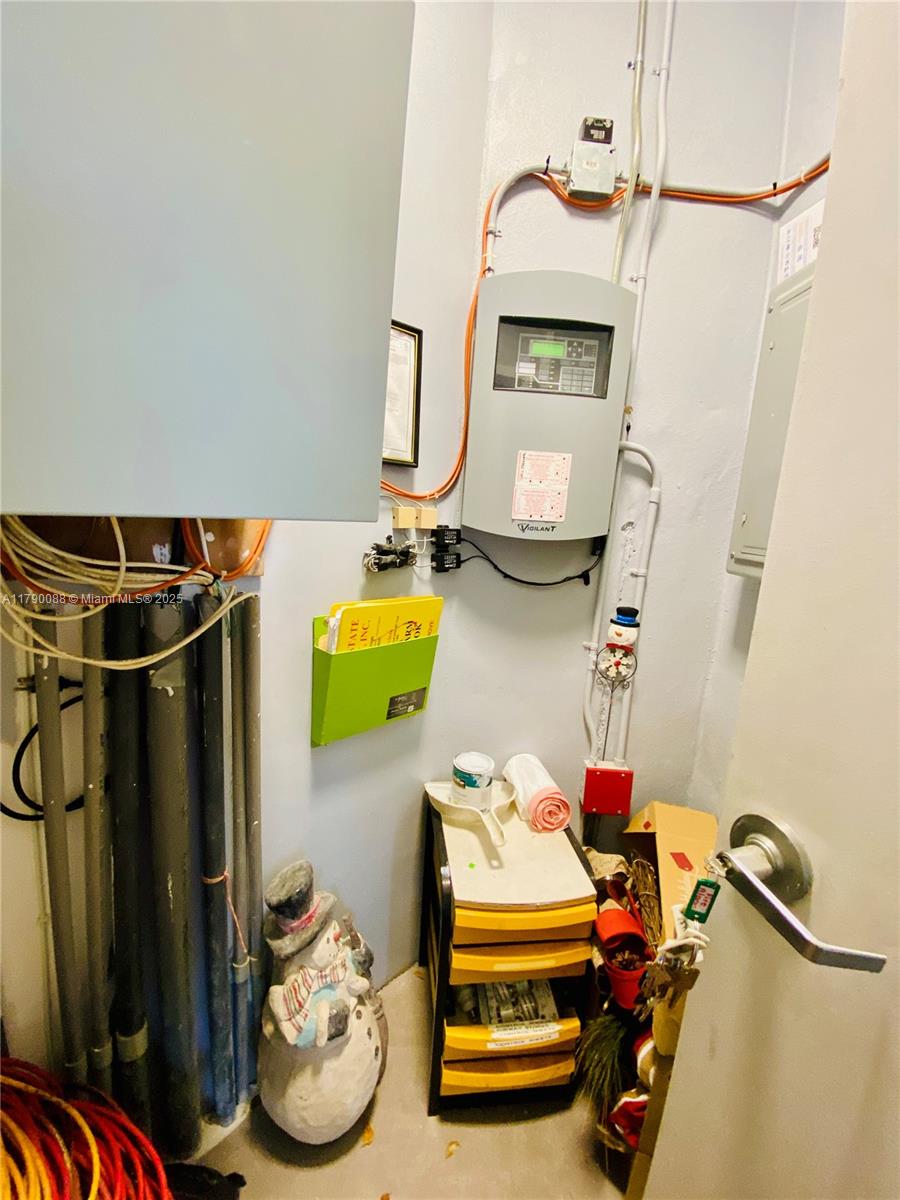 200 Azure Way Miami Springs, FL 33166