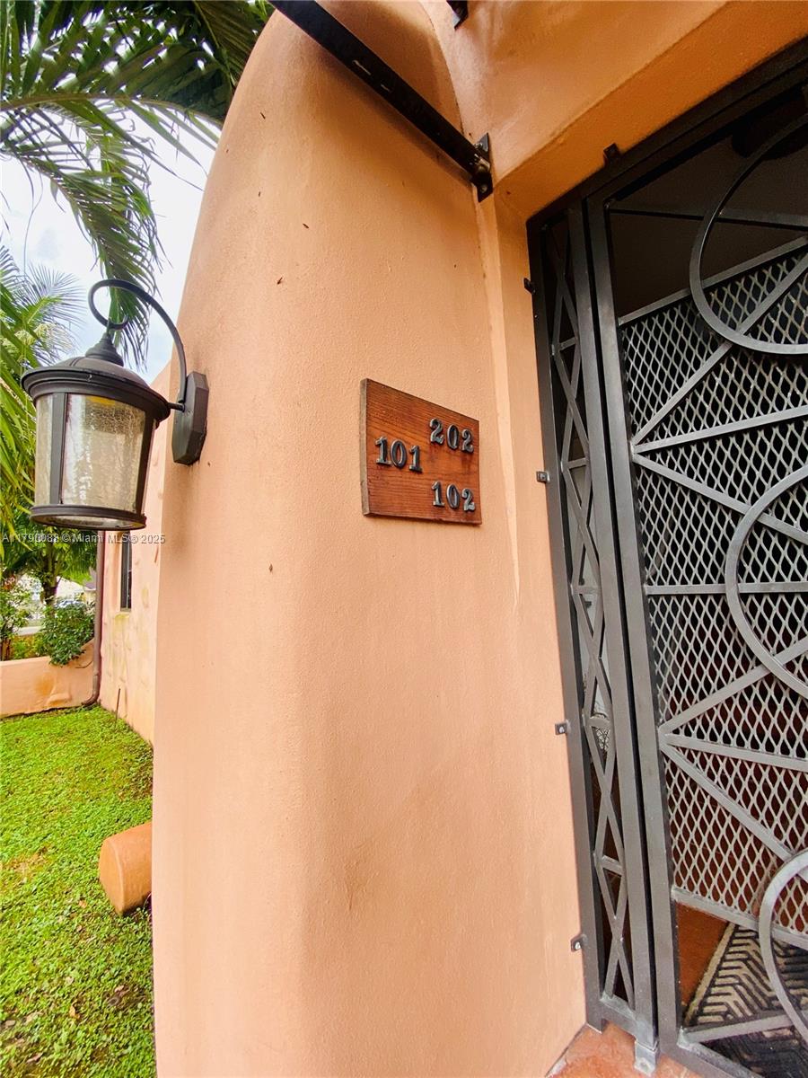 200 Azure Way Miami Springs, FL 33166