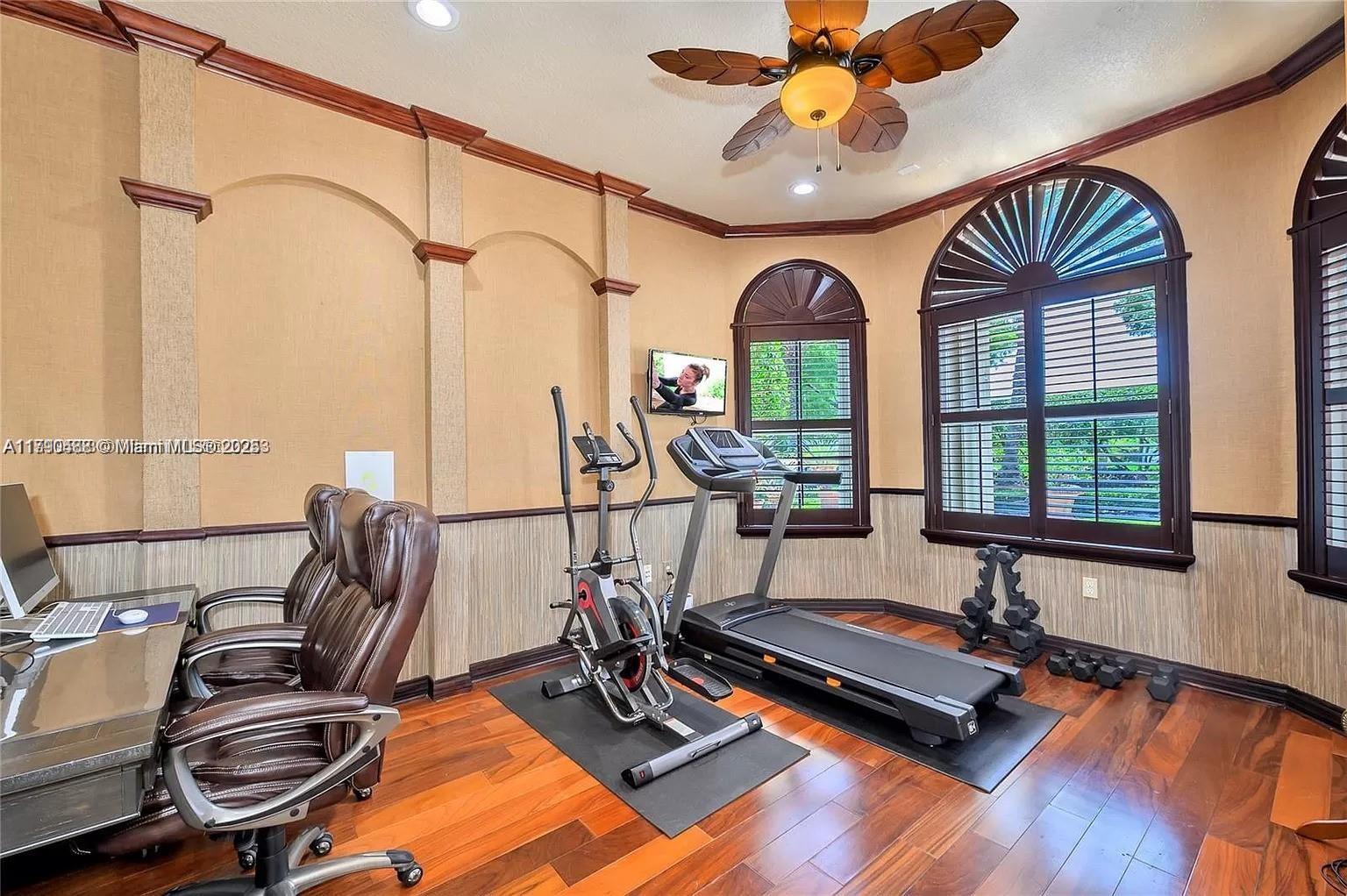 780 SW 167th Ave Pembroke Pines, FL 33027