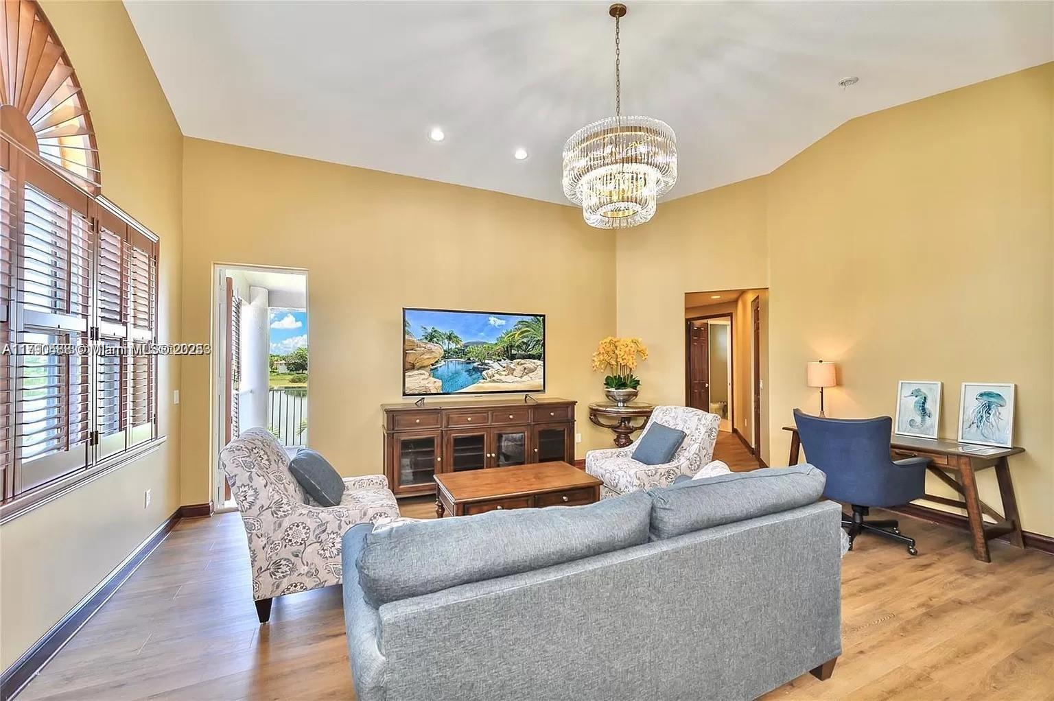 780 SW 167th Ave Pembroke Pines, FL 33027