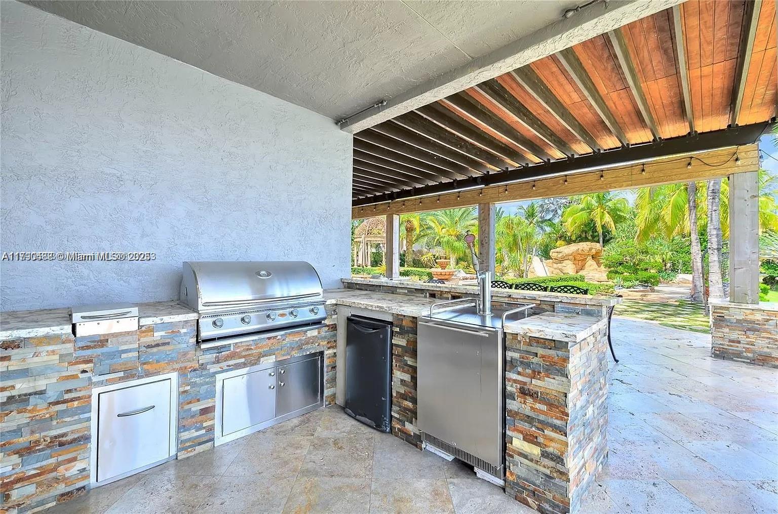 780 SW 167th Ave Pembroke Pines, FL 33027