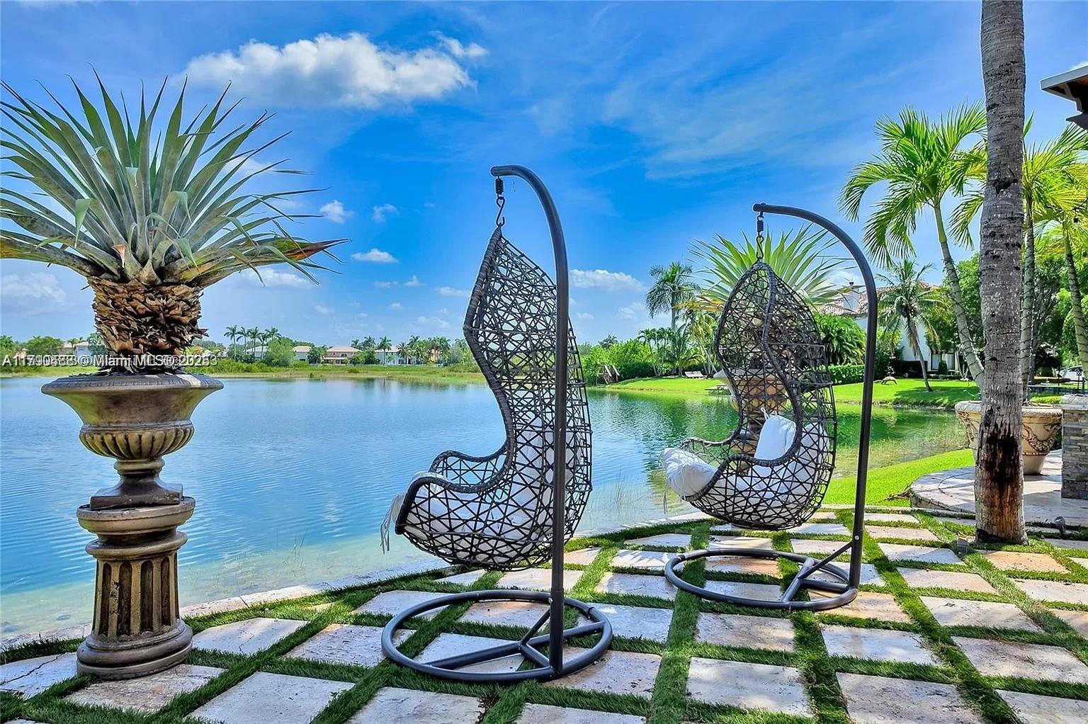 780 SW 167th Ave Pembroke Pines, FL 33027