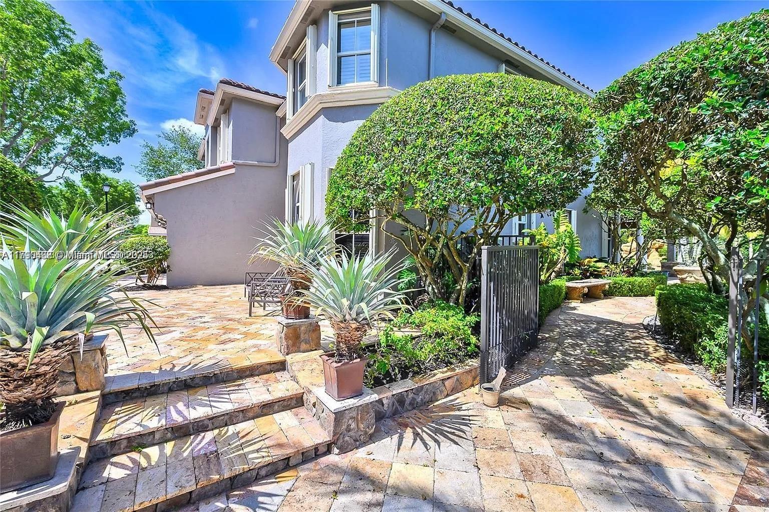 780 SW 167th Ave Pembroke Pines, FL 33027