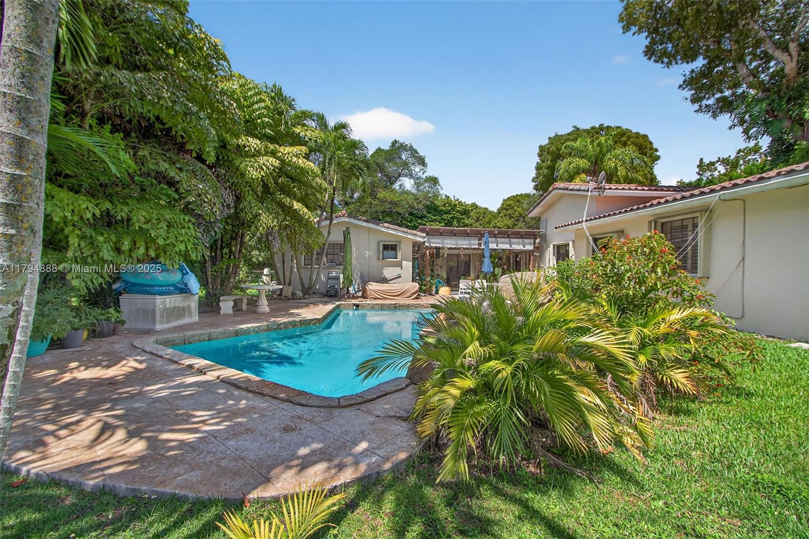 6700 SW 64th St South Miami, FL 33143