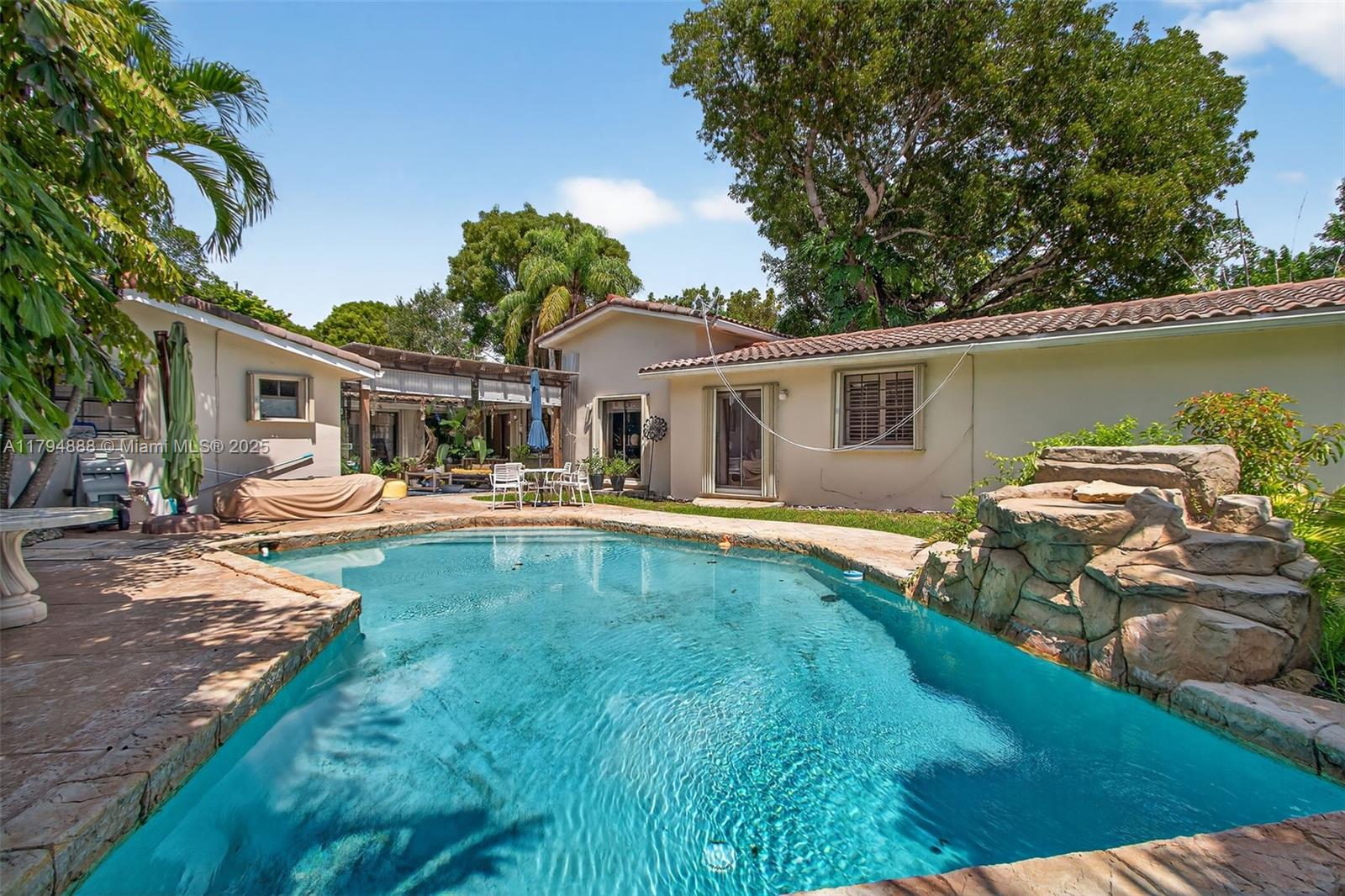 6700 SW 64th St South Miami, FL 33143