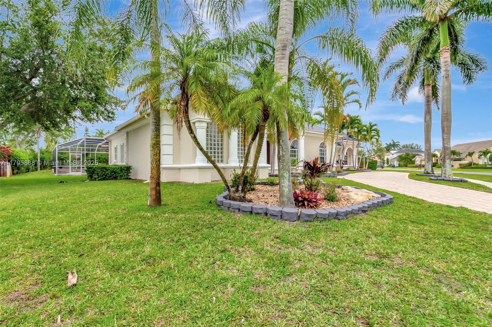 2296 Greenview Cv Dr,Wellington, FL 33414