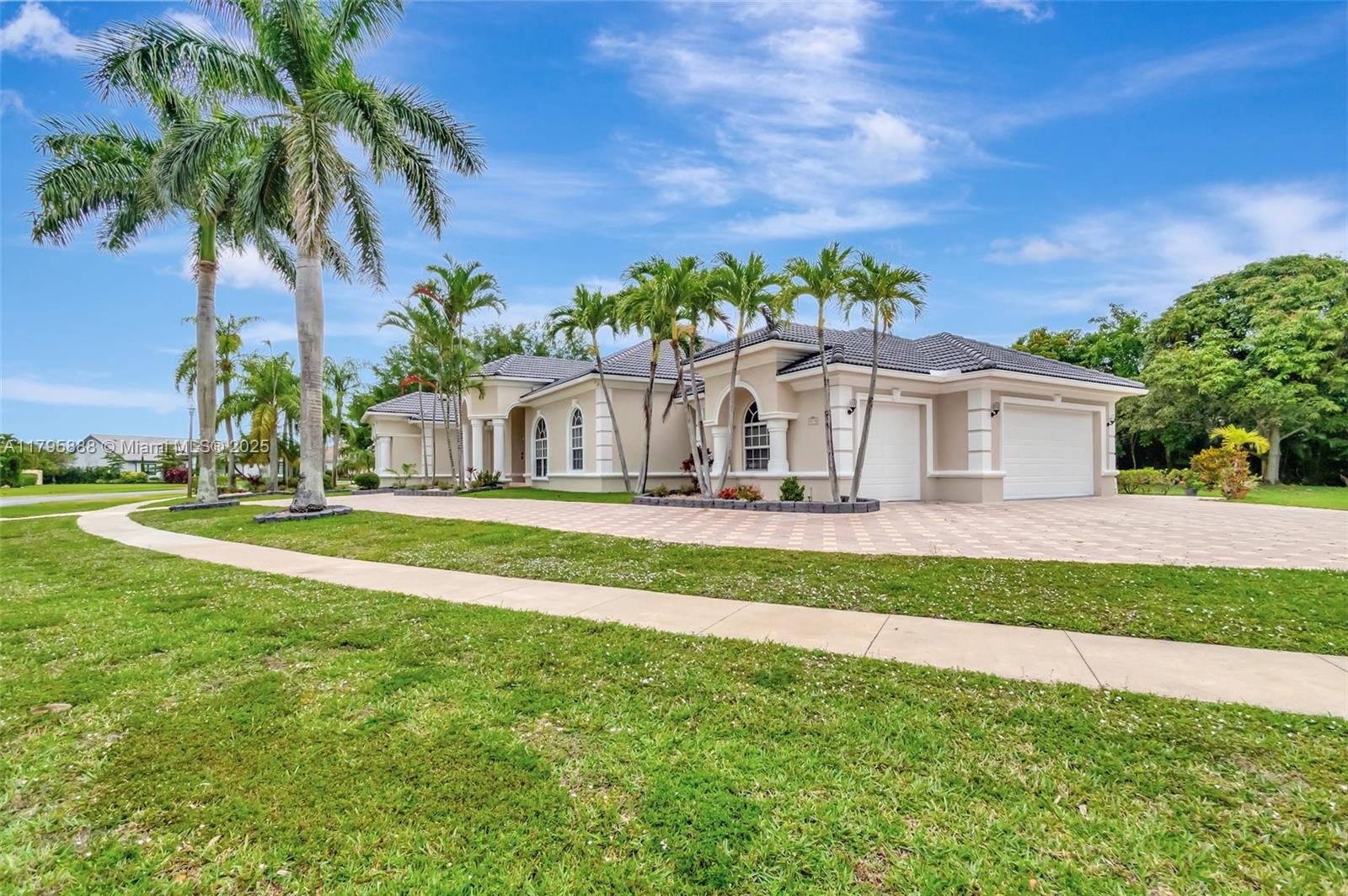 2296 Greenview Cv Dr,Wellington, FL 33414