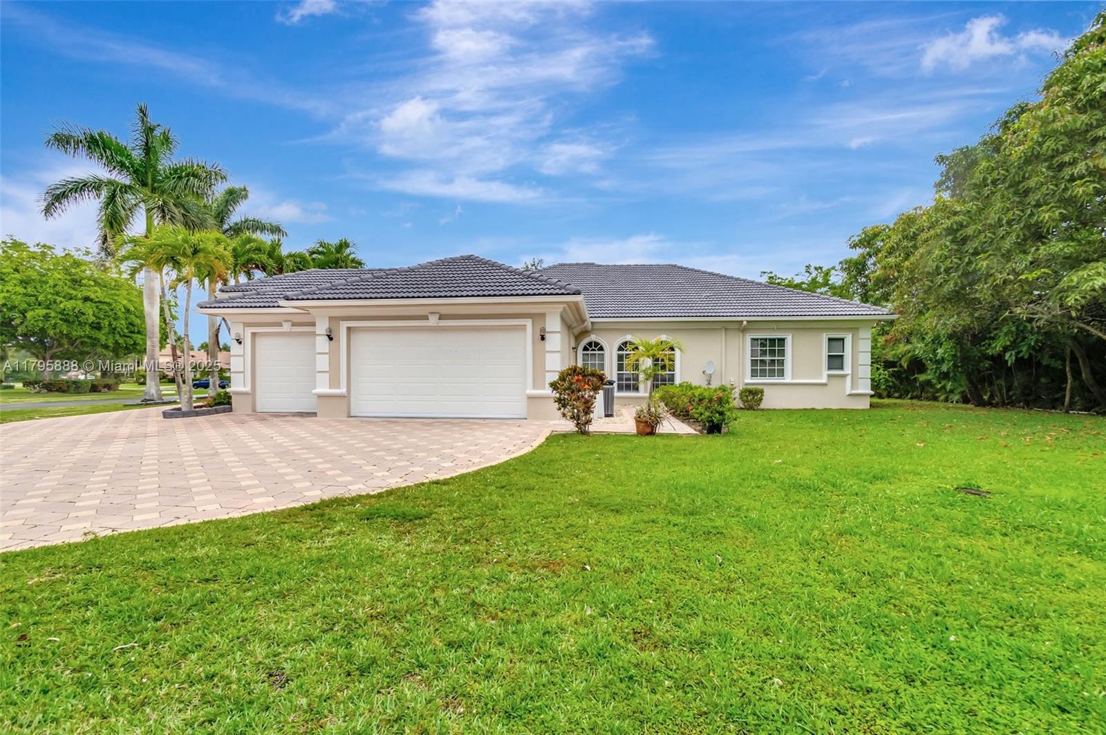 2296 Greenview Cv Dr,Wellington, FL 33414