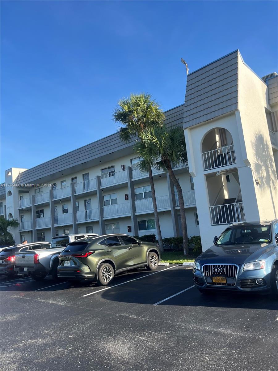 8280 Sunrise Lks Blvd #301