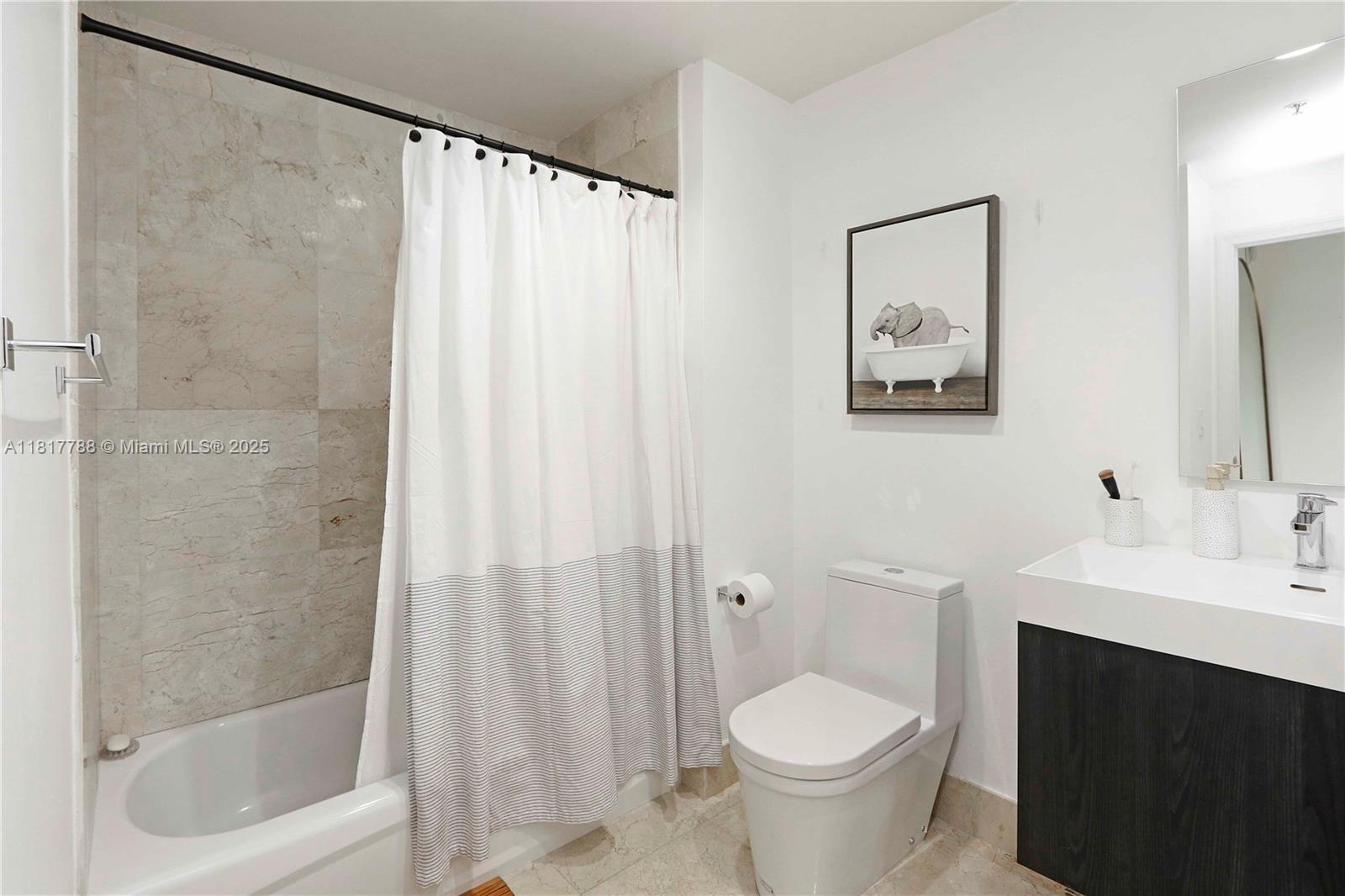 image Ten Aragon Condominium10