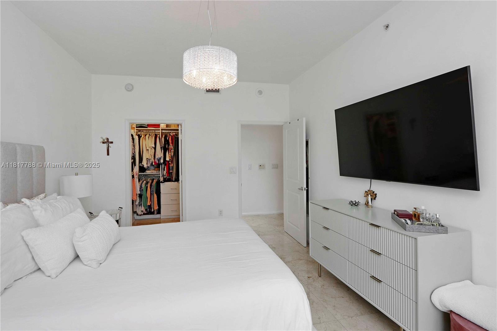 image Ten Aragon Condominium13