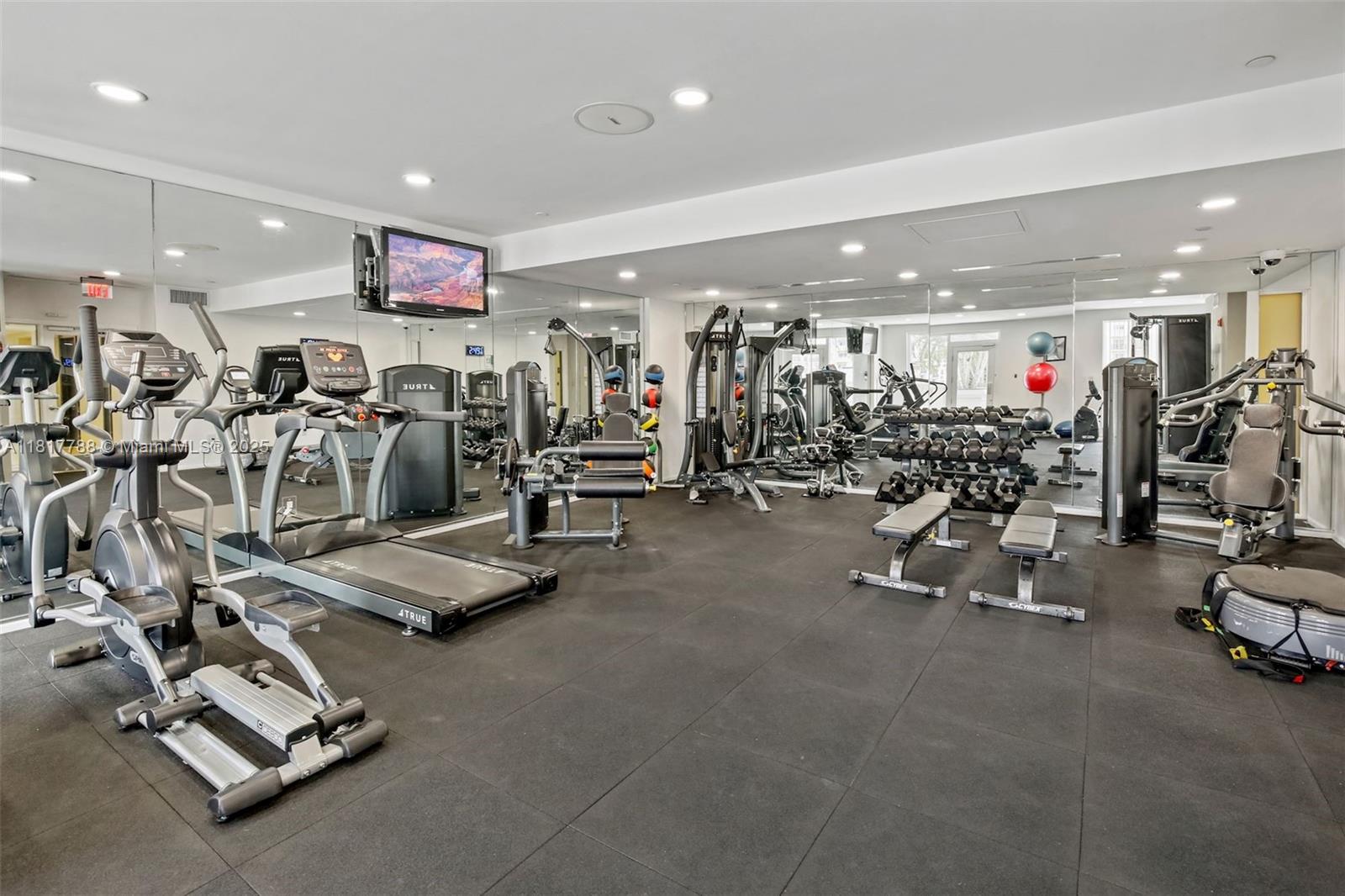 image Ten Aragon Condominium29