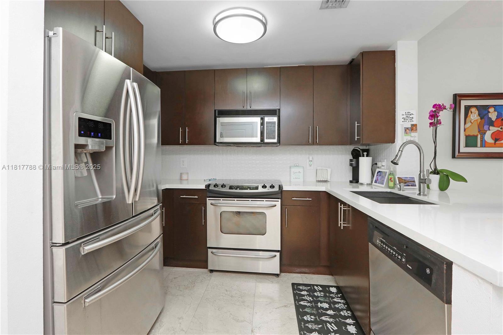 image Ten Aragon Condominium8