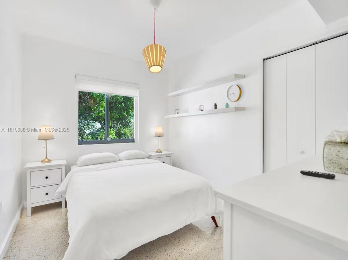 7537 W Treasure Dr North Bay Village, FL 33141