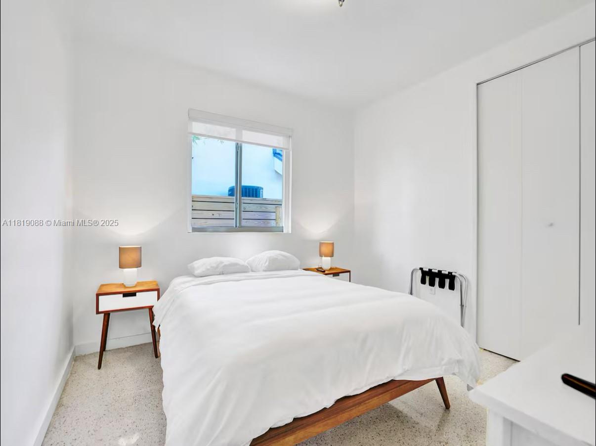 7537 W Treasure Dr North Bay Village, FL 33141