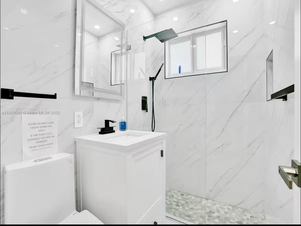 7537 W Treasure Dr North Bay Village, FL 33141