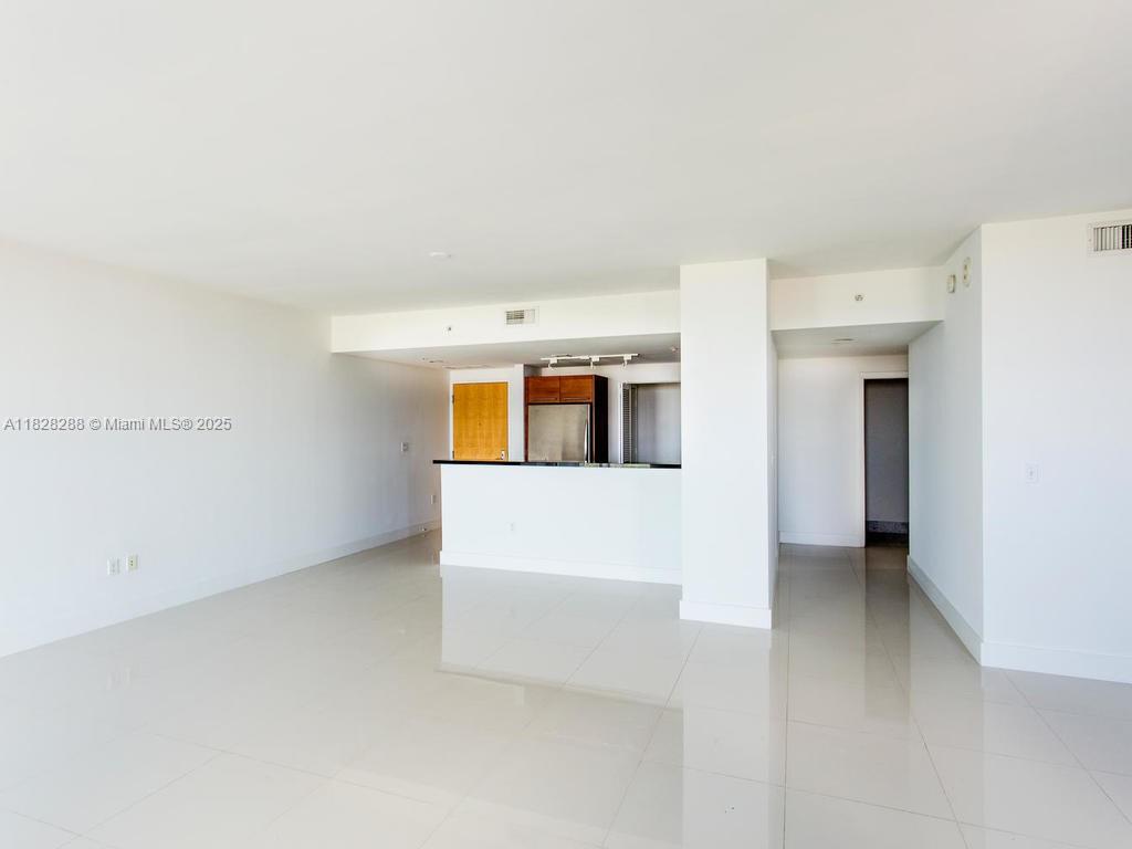 244 Biscayne Blvd #1102,Miami, FL 33132