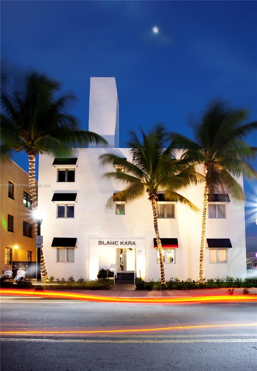 205 Collins Ave Miami Beach, FL 33139