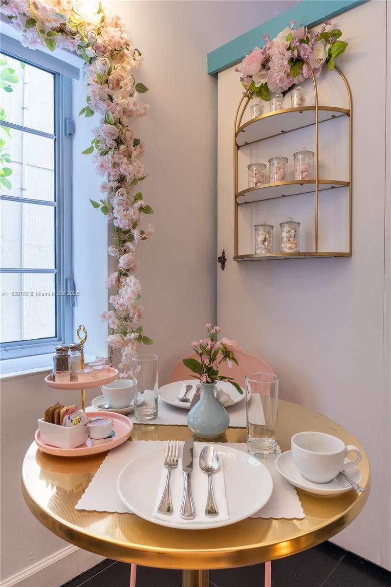 205 Collins Ave Miami Beach, FL 33139