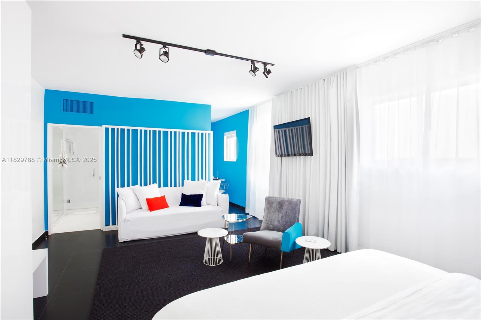 205 Collins Ave Miami Beach, FL 33139