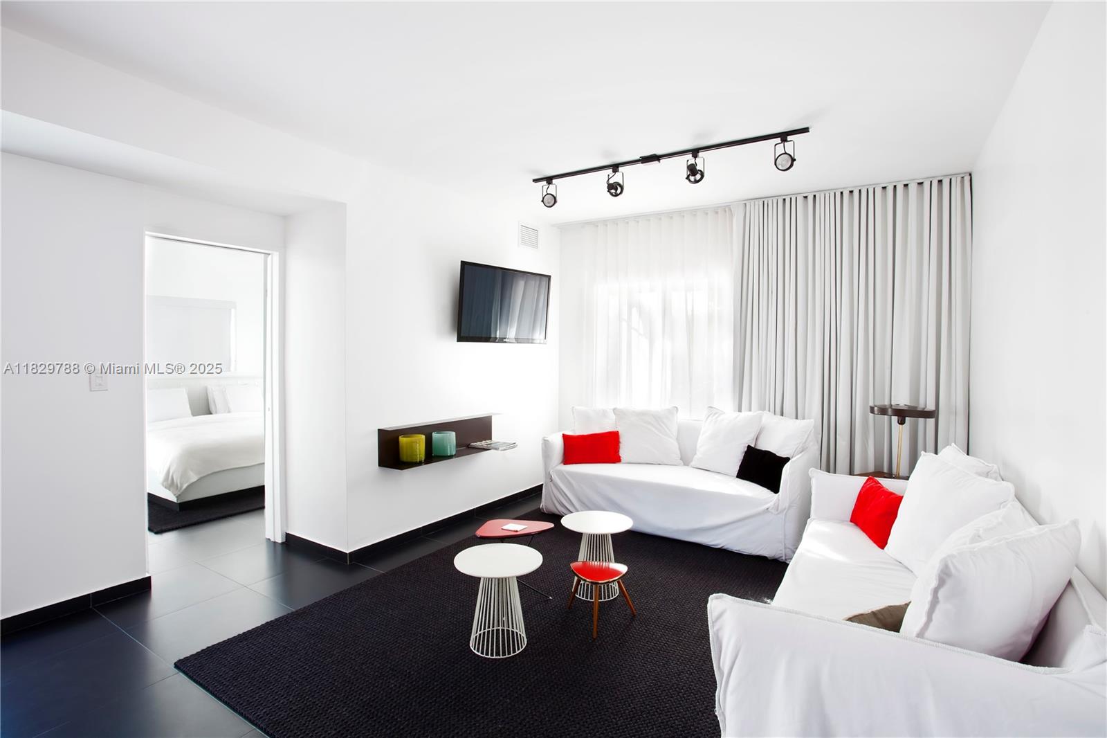 205 Collins Ave Miami Beach, FL 33139