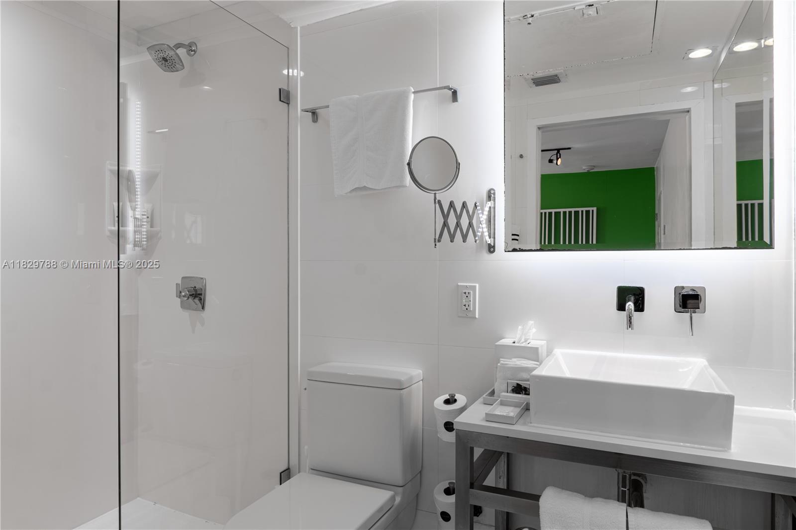 205 Collins Ave Miami Beach, FL 33139