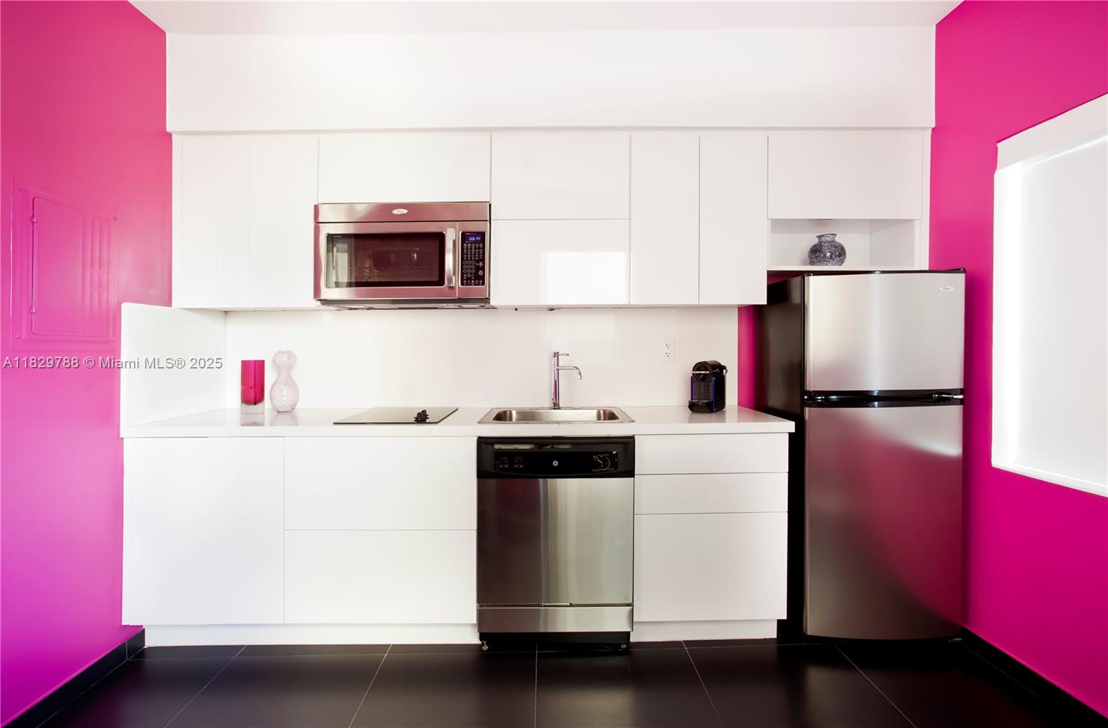 205 Collins Ave Miami Beach, FL 33139