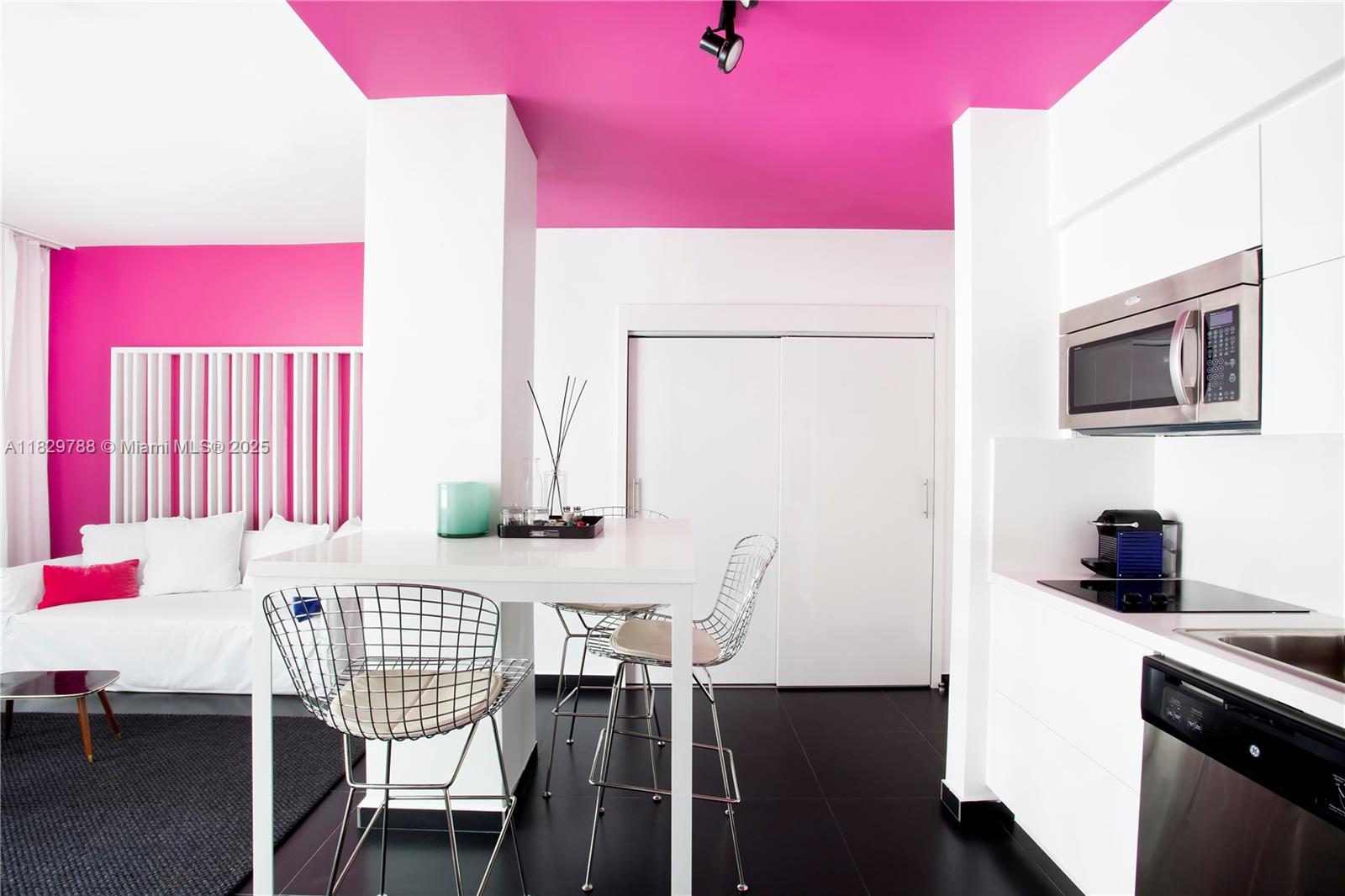 205 Collins Ave Miami Beach, FL 33139