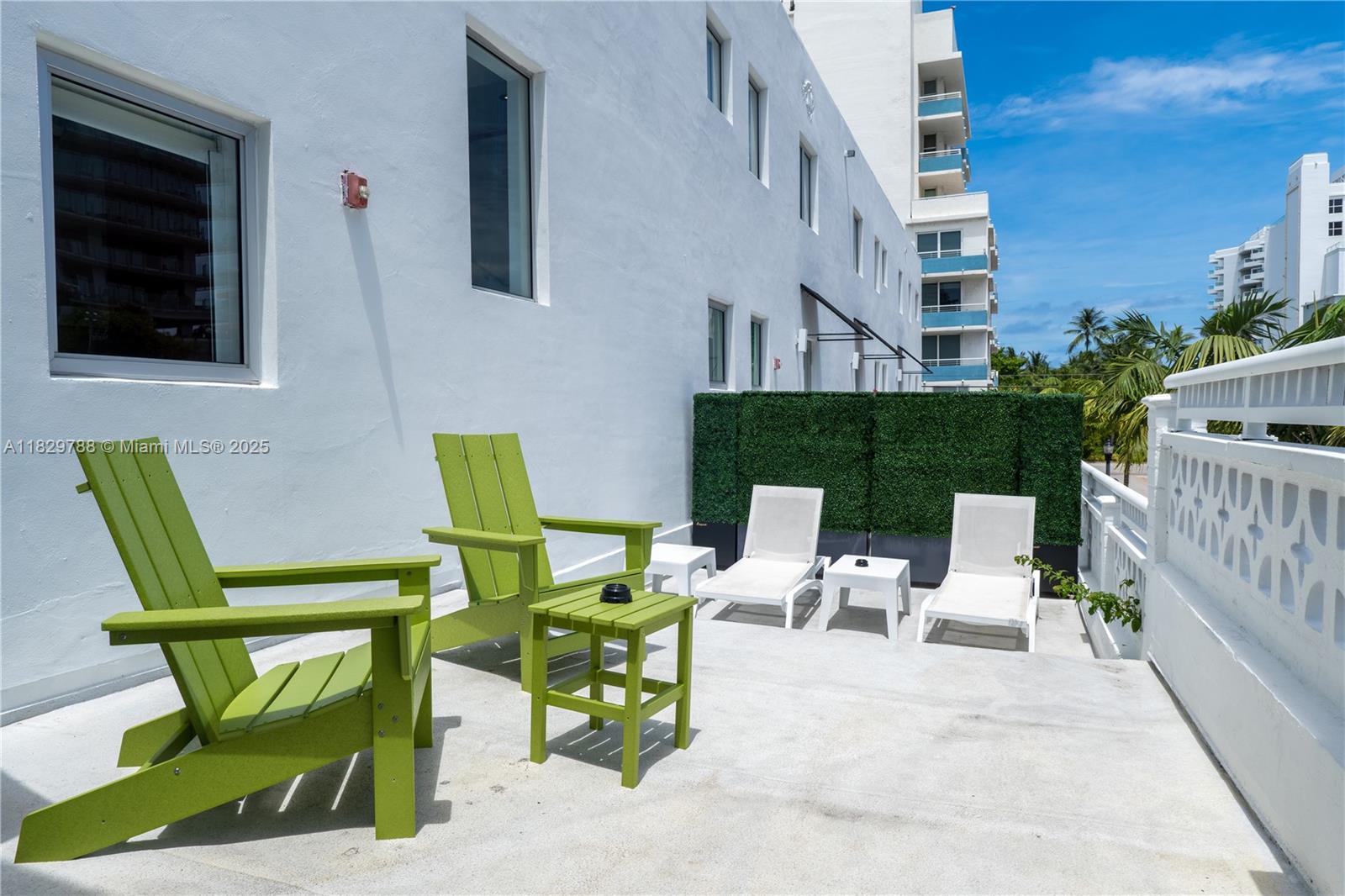 205 Collins Ave Miami Beach, FL 33139