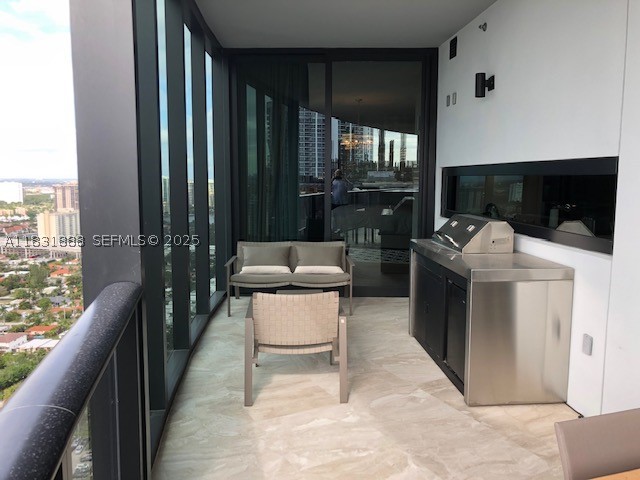 image Porsche Design Tower20