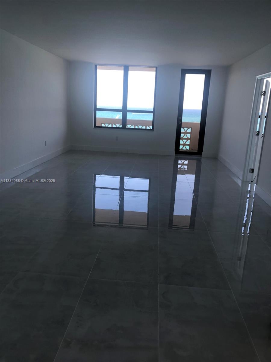 10185 Collins Ave #1119