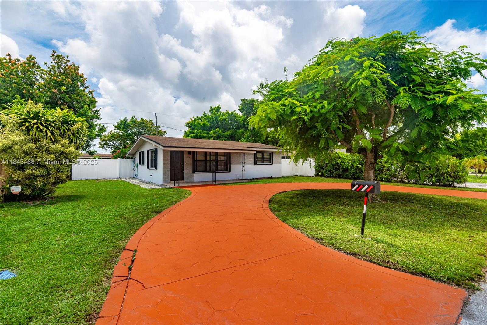 2631 Alcazar Dr