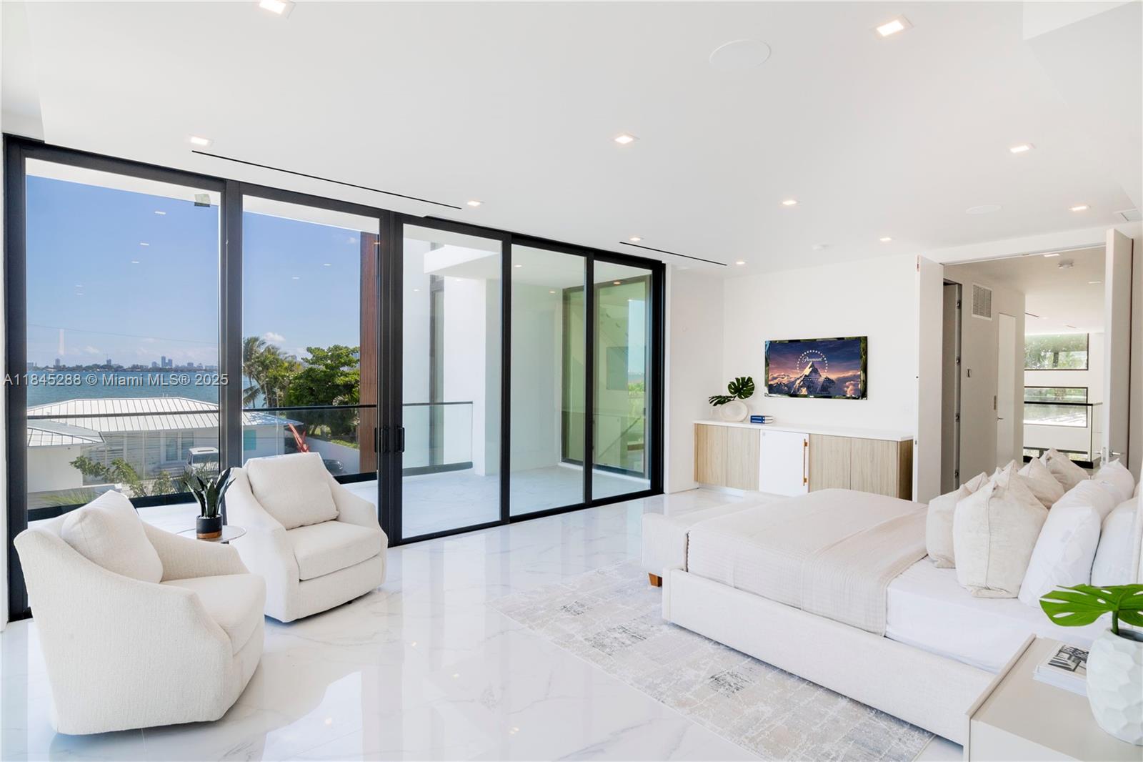 1248 NE 89th St Miami, FL 33138