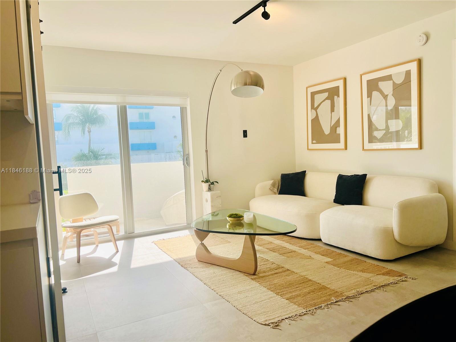 240 Collins Ave #4A