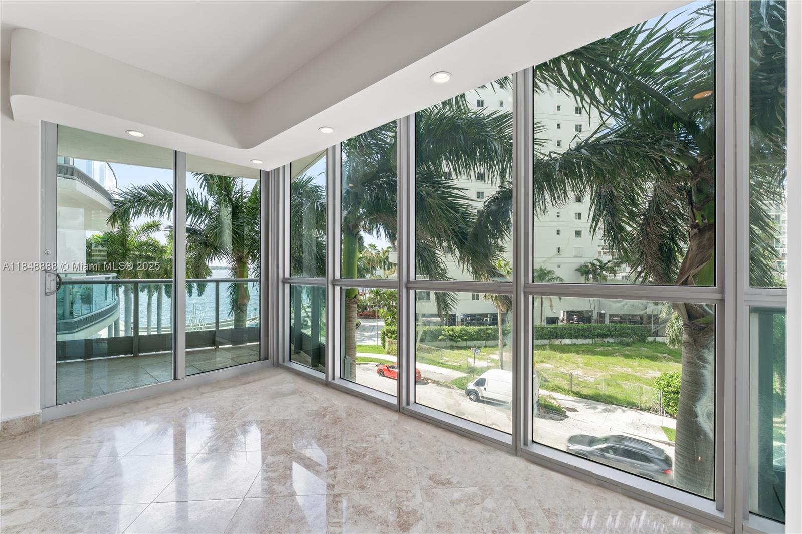 1331 Brickell Bay Dr #208,Miami, FL 33131