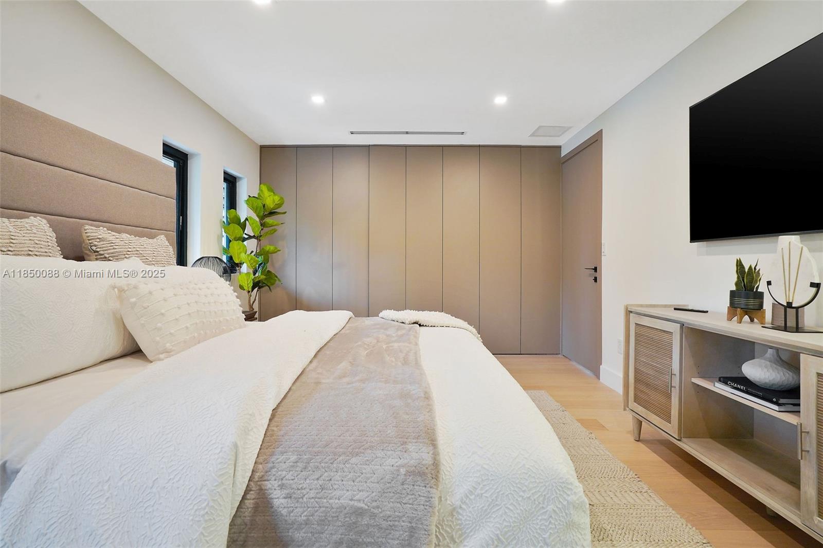 3343 NE 166th St North Miami Beach, FL 33160