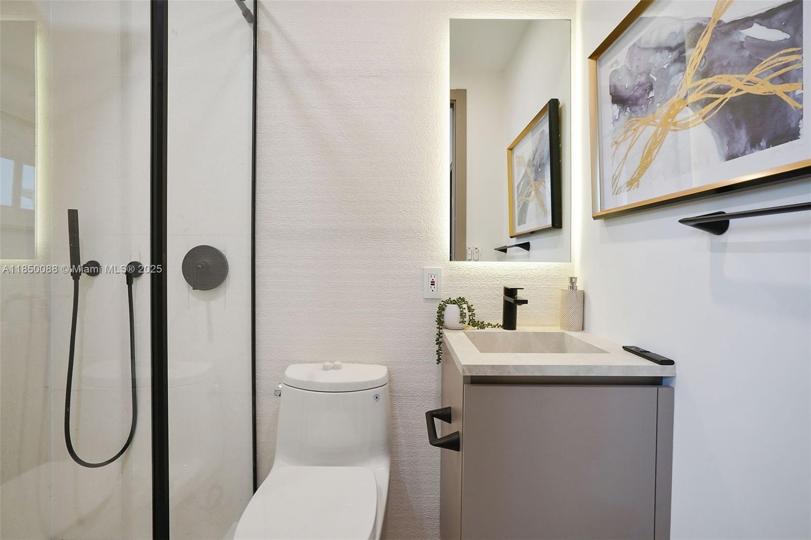 3343 NE 166th St North Miami Beach, FL 33160