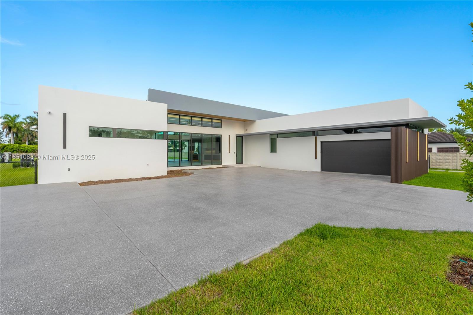 12190 NW 6th St Miami, FL 33182